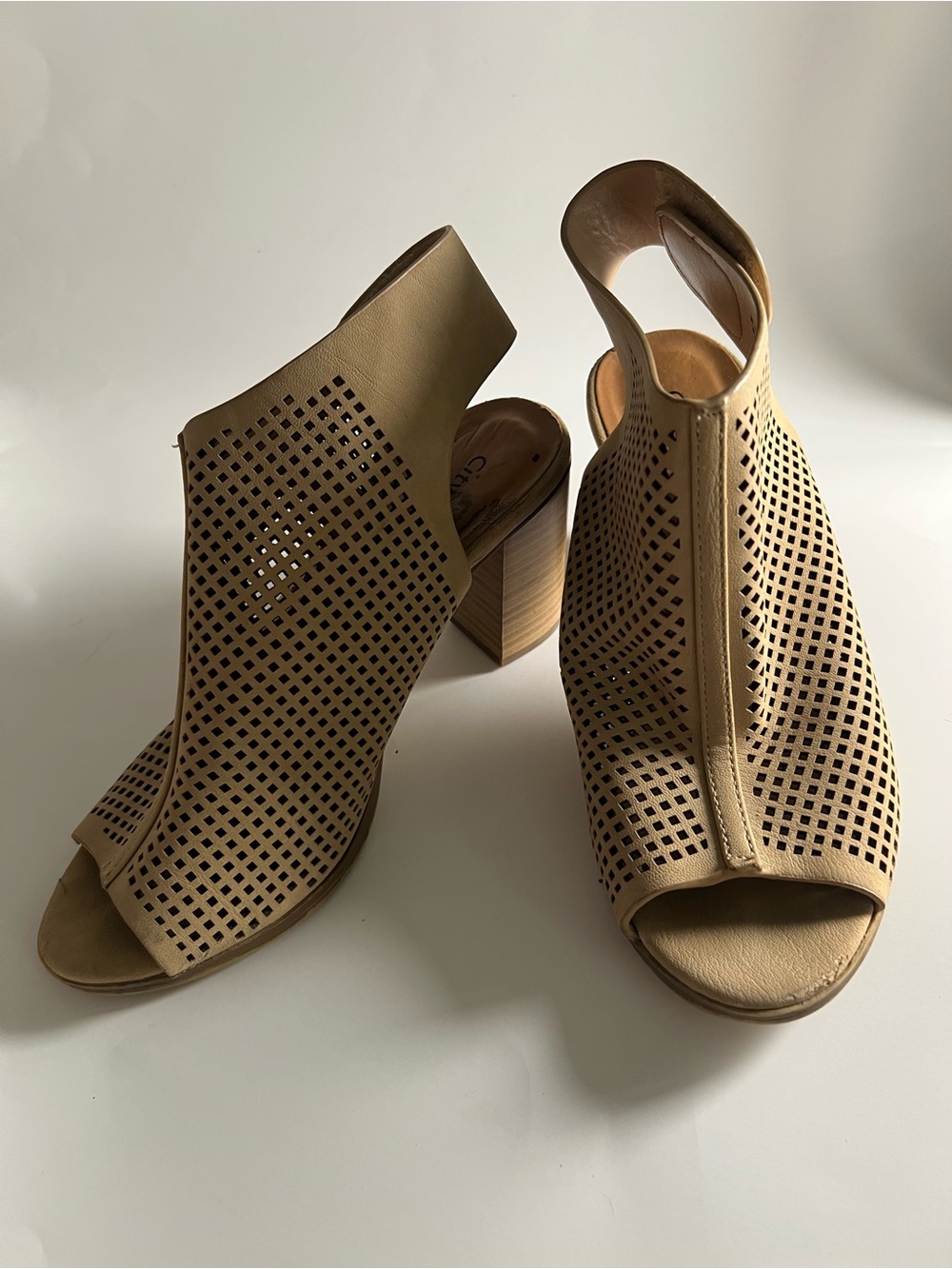 Women’s Tan Perforated Block Heel Sandals Size 5 1/2